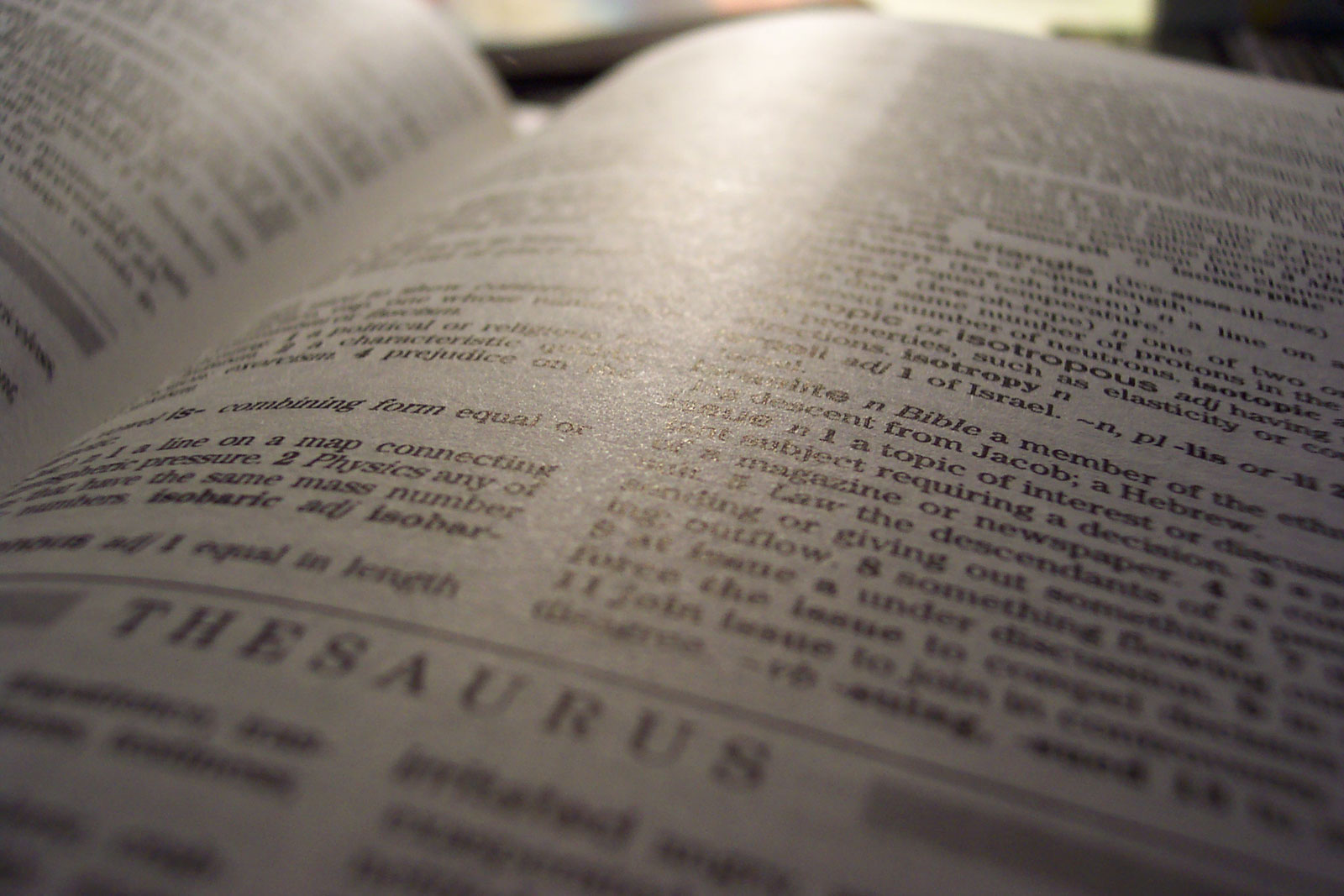 Türkçe Thesaurus yani eş anlam, yakın anlam ve karşıt anlam sözlüğü